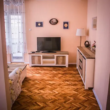 Habitación en casa particular Two Bedroom Downtown Ivanovi *