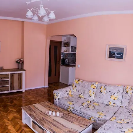 Two Bedroom Downtown Ivanovi Homestay Varna